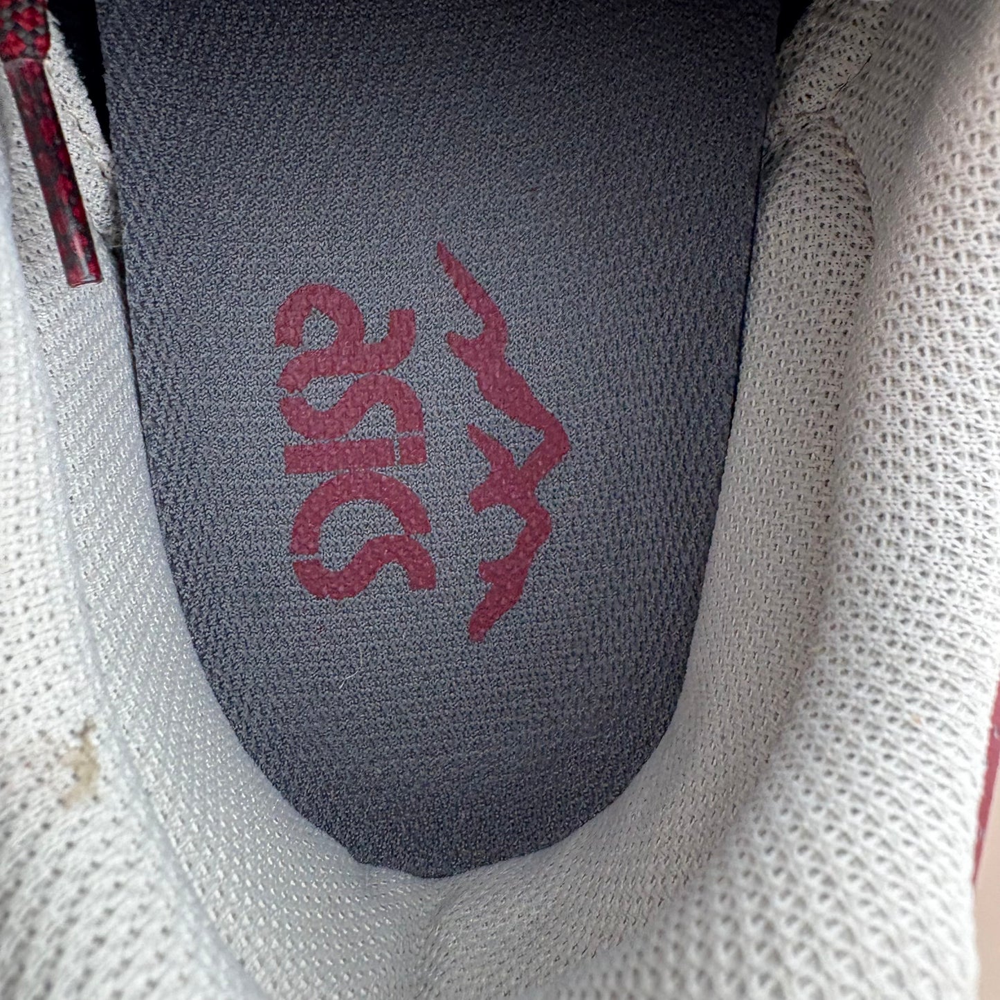 Asics Gel-Saga Burgundy Off-White (Pre-owned)