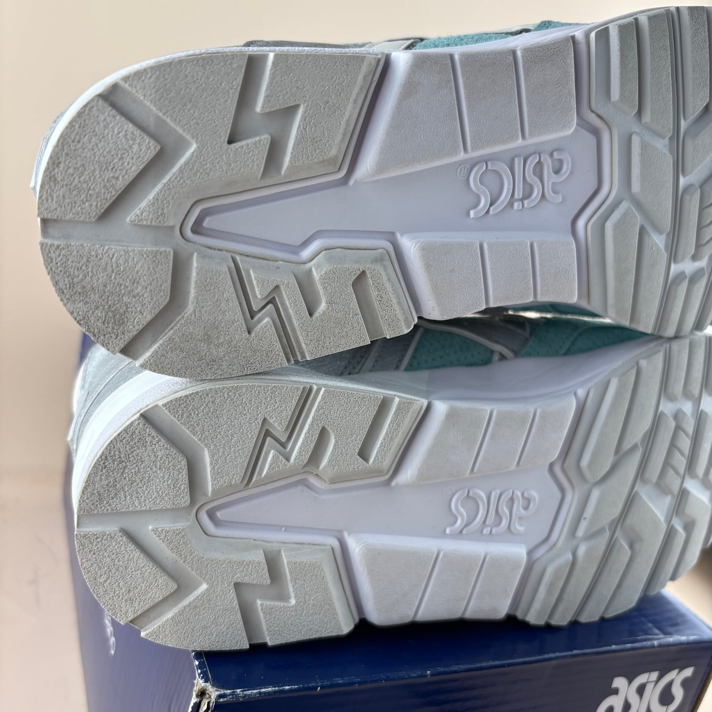 ASICS Gel-Lyte V Diamond Supply Co x Ronnie Fieg Aqua Blue Grey (Pre-owned)