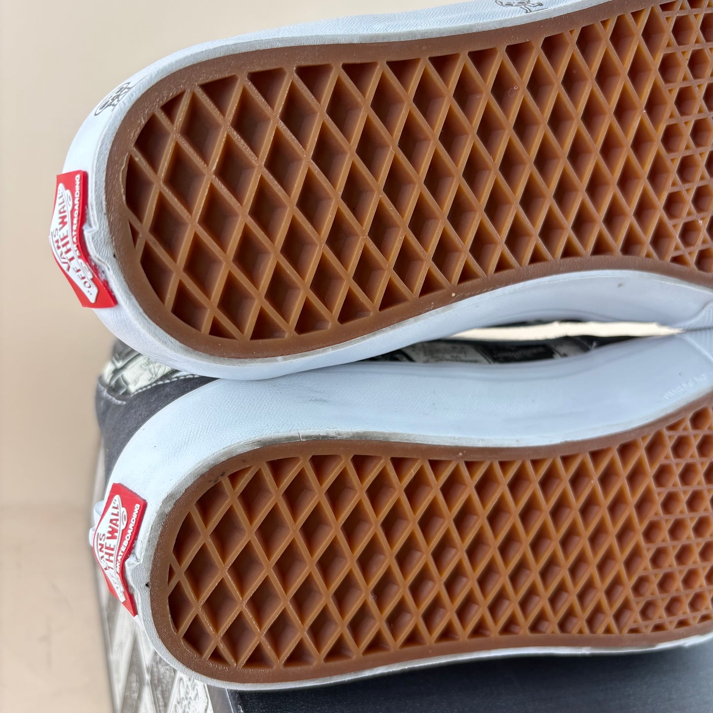 Vans Skate Sk8-Hi Daniel Johnston Hi, How are you (Pre-owned)